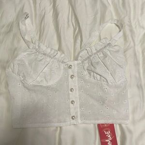 3/$20 NWT beautiful girly frilly white crop top